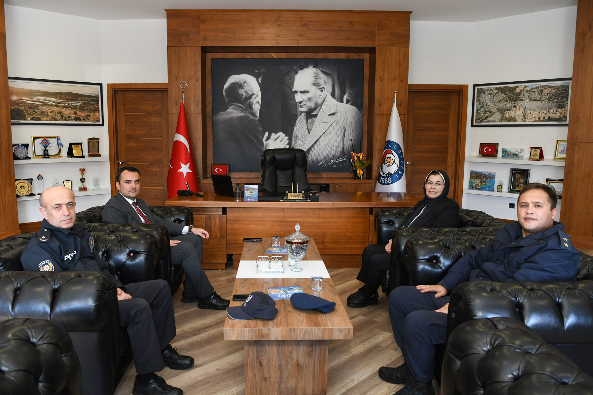 Kaymakam Musa Kazım ÇELİK, Demre Belediye Başkanı Gülsüm CENGİZ'i Ziyaret Etti