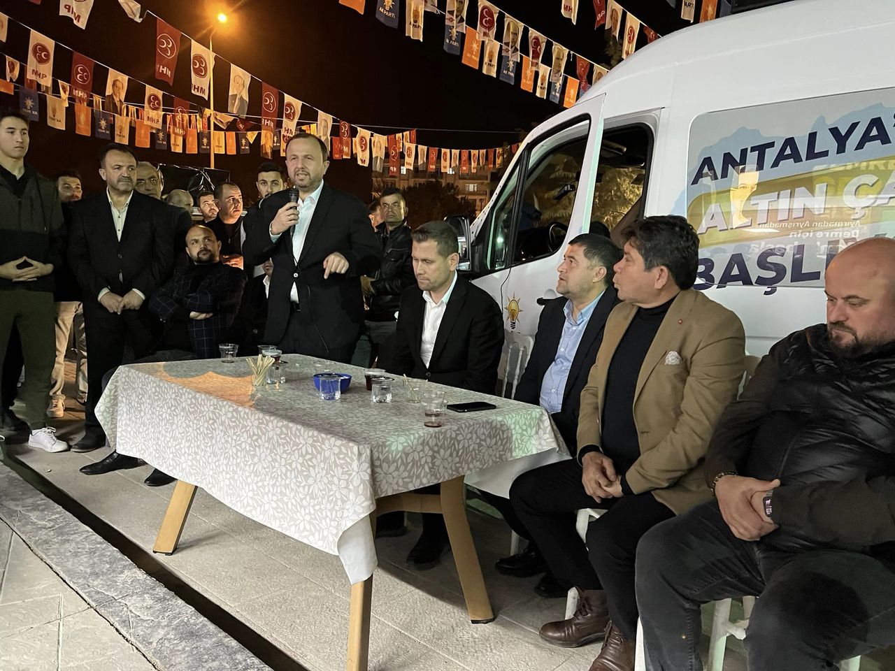 AK Parti Antalya'da Yereldeki Etkinliklerle Büyük Değişim Sağlıyor