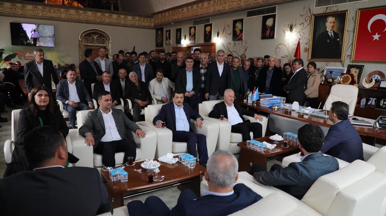 AK Parti Milletvekili Kemal Çelik'ten Aksu Belediye Başkanı Halil Şahin'e ziyaret
