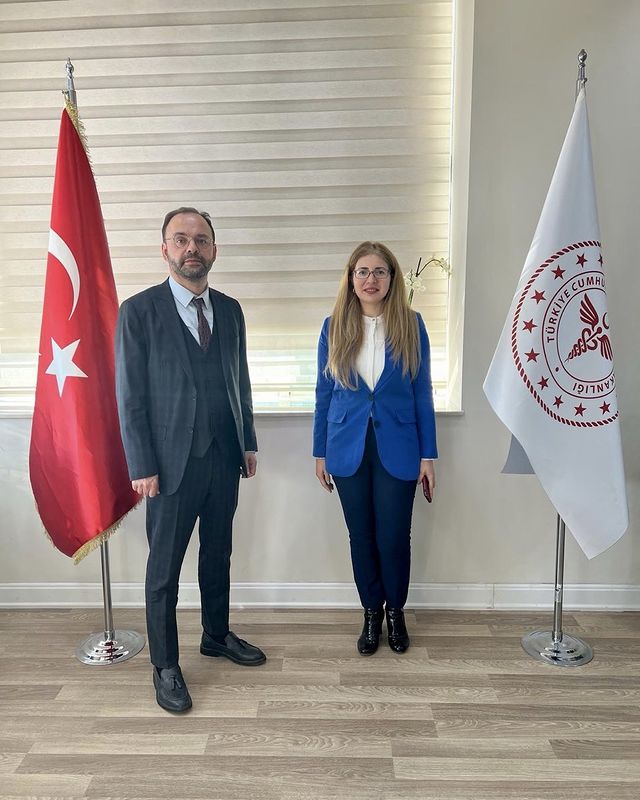 Antalya İl Sağlık Müdürlüğü'ne yeni atanan Uzman Doktor Evren Ekingen, BAKA Koordinatörü Jale Akhundova'yı makamında ağırladı.