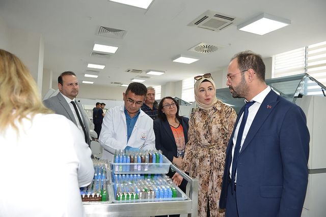 Antalya İl Sağlık Müdürü, Halk Sağlığı Laboratuvarı'nı ziyaret etti