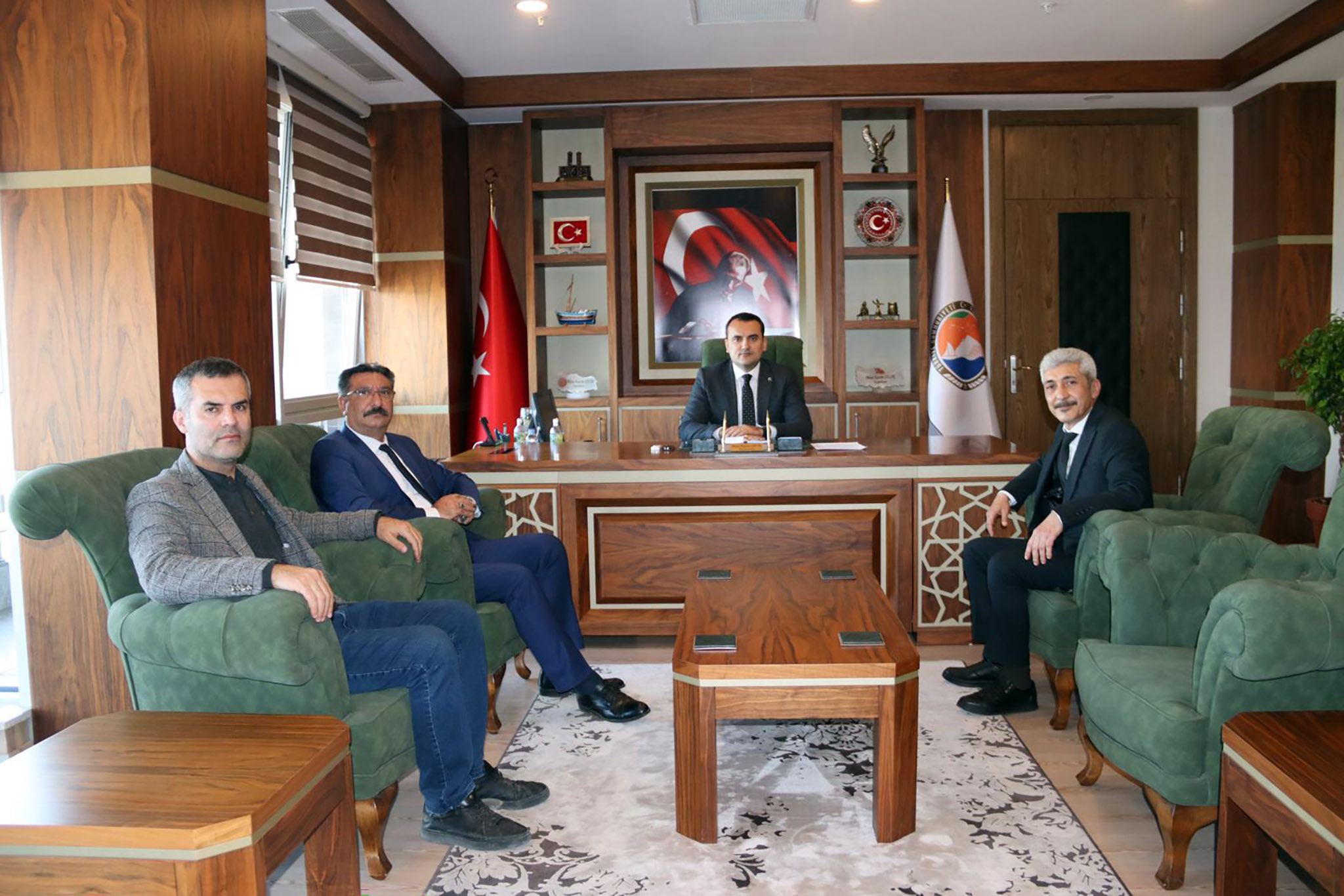 Zafer Partisi Finike Belediye Başkan Adayı ve Belediye Meclis Üyeleri Kaymakam ÇELİK'i Ziyaret Etti